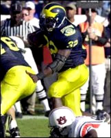 Anthony Thomas (32) and Steve Hutchinson (76)