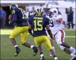 Ronald Bellamy (19) and DeWayne Patmon (15)