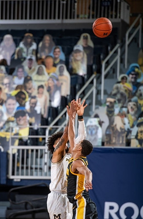 Isaiah Livers (2)