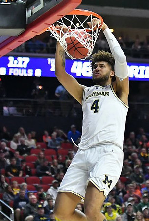 Isaiah Livers (4)