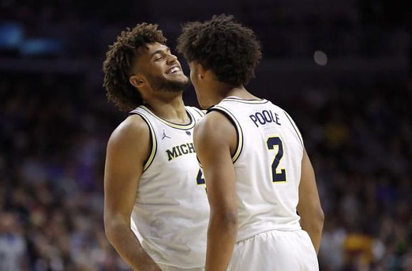 Isaiah Livers (4) and Jordan Poole (2)