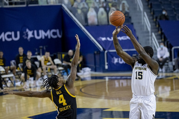 Chaundee Brown Jr. (15)