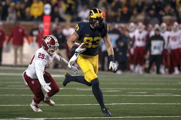 Zach Gentry (83)