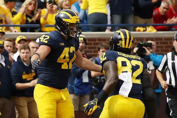 Ben Mason (42) and Nick Eubanks (82)