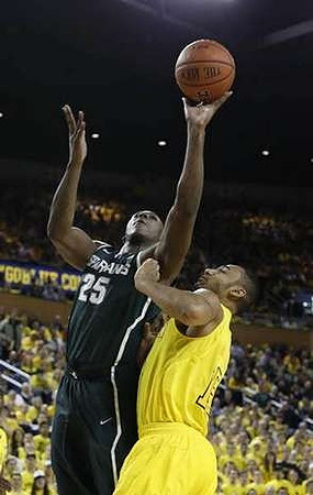 Jon Horford (15)