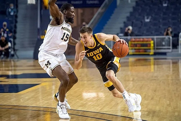 Chaundee Brown Jr. (15)