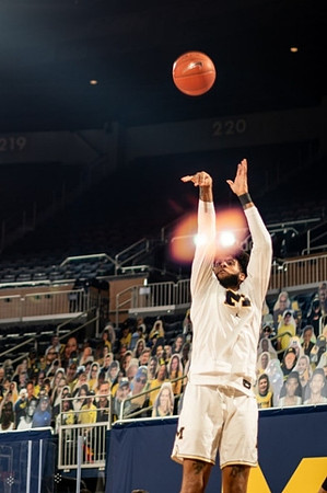 Isaiah Livers (2)