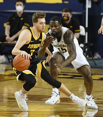 Chaundee Brown Jr. (15)