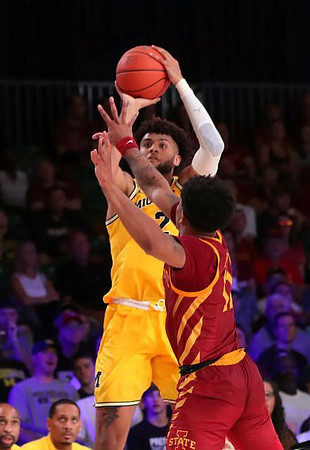 Isaiah Livers (2)