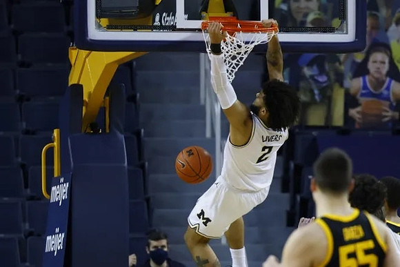 Isaiah Livers (2)