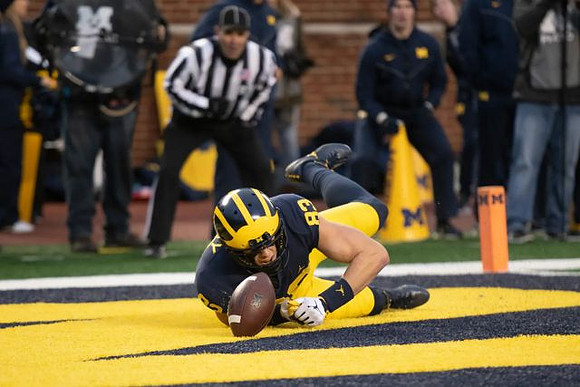 Zach Gentry (83)