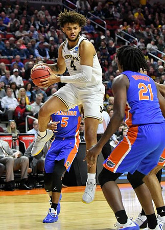 Isaiah Livers (4)