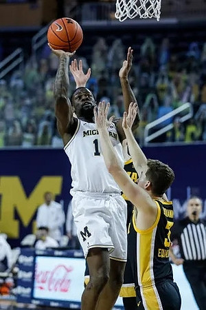 Chaundee Brown Jr. (15)