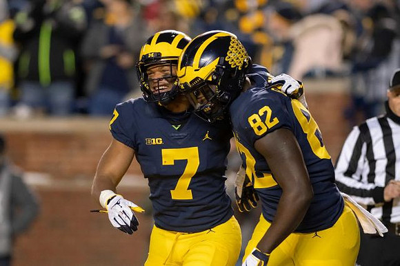 Tarik Black (7) and Nick Eubanks (82)