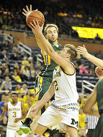 Spike Albrecht (2) and Kameron Chatman (3)