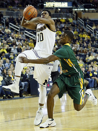 Derrick Walton Jr. (10)