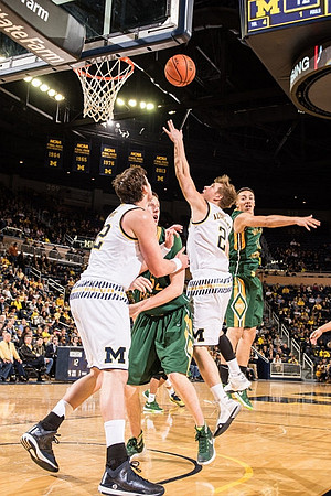 Ricky Doyle (32) and Spike Albrecht (2)