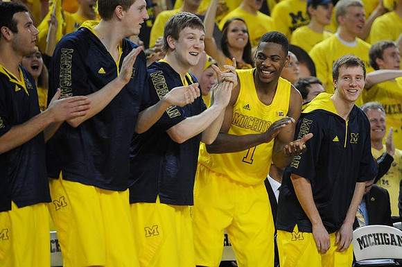 Josh Bartelstein (20), Blake McLimans (22), Matt Vogrich (13), Glenn Robinson III (1), and Spike Albrecht (2)