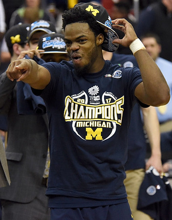 Derrick Walton Jr. (10)