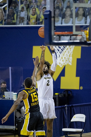 Isaiah Livers (2)
