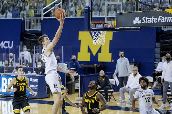Franz Wagner (21) and Mike Smith (12)