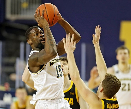 Chaundee Brown Jr. (15)