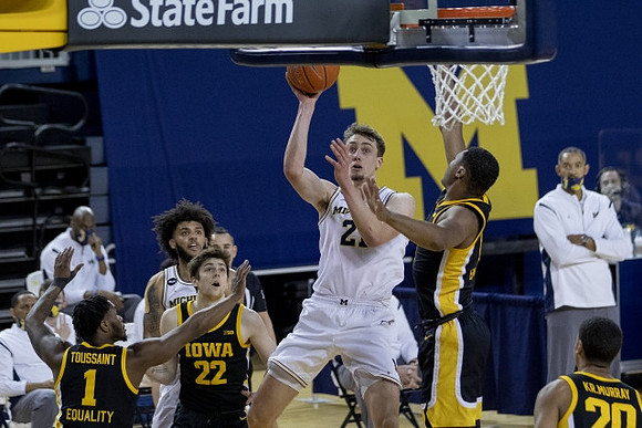 Franz Wagner (21) and Isaiah Livers (2)