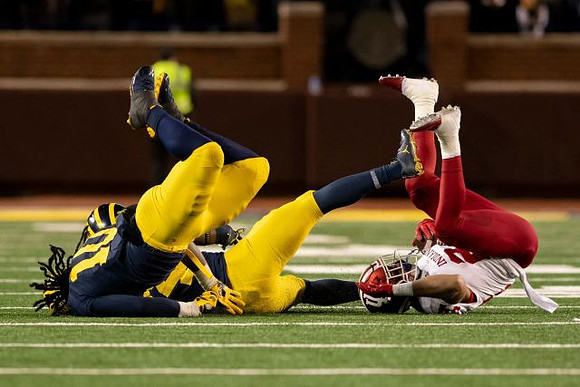 Devin Bush (10)