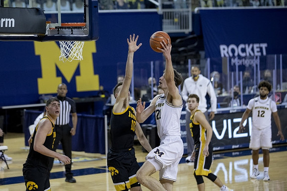 Franz Wagner (21) and Mike Smith (12)