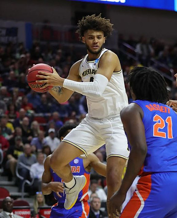 Isaiah Livers (4)