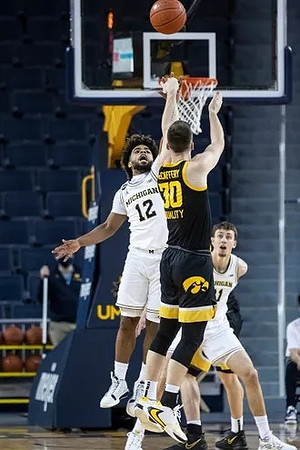 Mike Smith (12) and Franz Wagner (21)