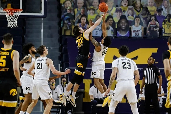 Isaiah Livers (2), Franz Wagner (21), Eli Brooks (55), and Brandon Johns Jr. (23)