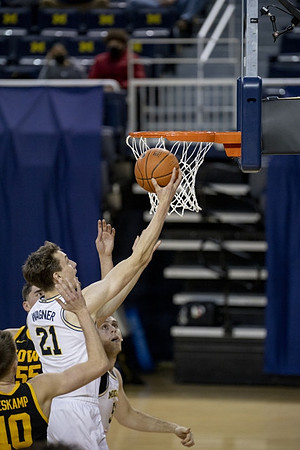 Franz Wagner (21) and Austin Davis (51)