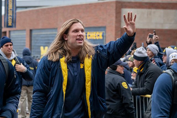 Chase Winovich (15)