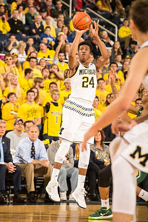 Aubrey Dawkins (24) and John Beilein