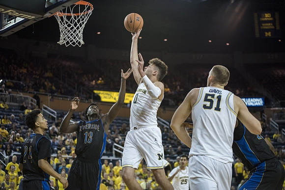 Brent Hibbitts (0) and Austin Davis (51)