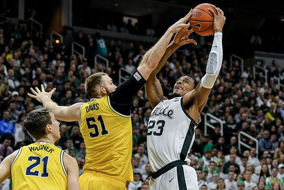 Franz Wagner (21) and Austin Davis (51)