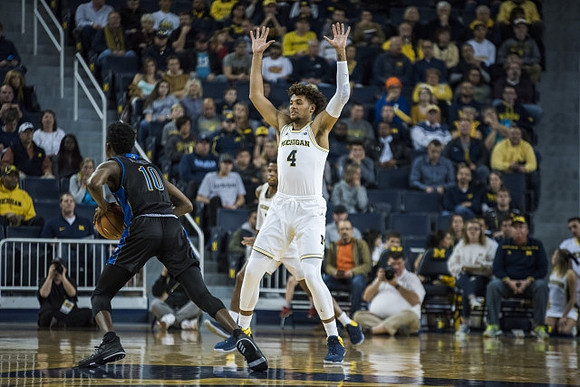 Isaiah Livers (4)