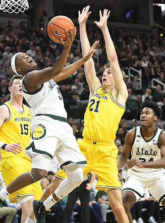 Jon Teske (15) and Franz Wagner (21)