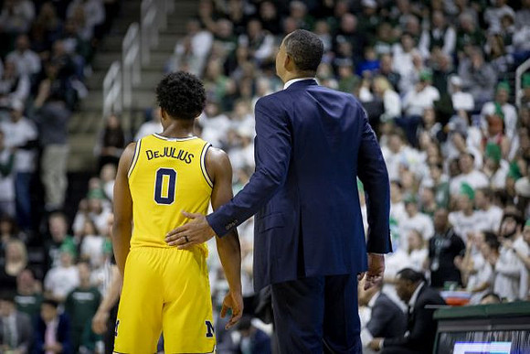David DeJulius (0) and Juwan Howard