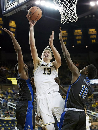 Moritz Wagner (13)