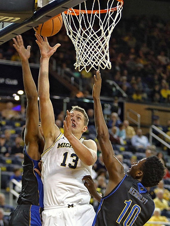 Moritz Wagner (13)