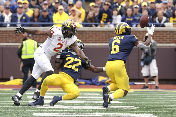 Gemon Green (22) and R.J. Moten (6)