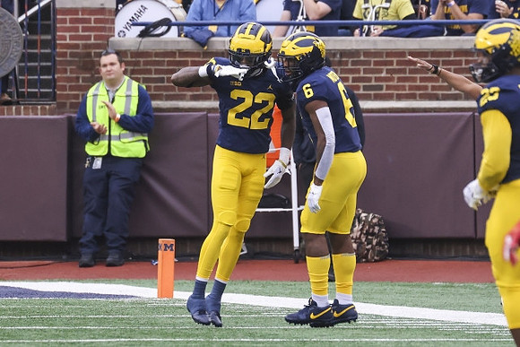 Gemon Green (22), R.J. Moten (6), and Michael Barrett (23)