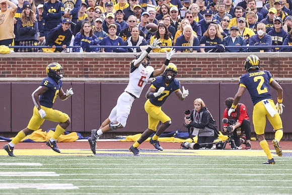 R.J. Moten (6), Makari Paige (7), and Will Johnson (2)