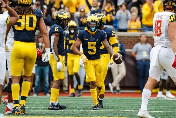 Mike Morris (90), R.J. Moten (6), DJ Turner (5), and Michael Barrett (23)