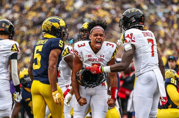 DJ Turner (5) and Taylor Upshaw (91)