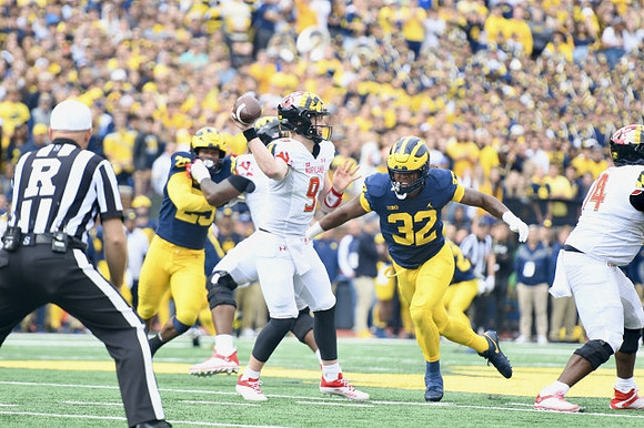 Junior Colson (25) and Jaylen Harrell (32)