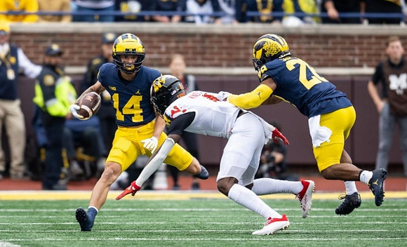 Roman Wilson (14) and Quinten Johnson (28)
