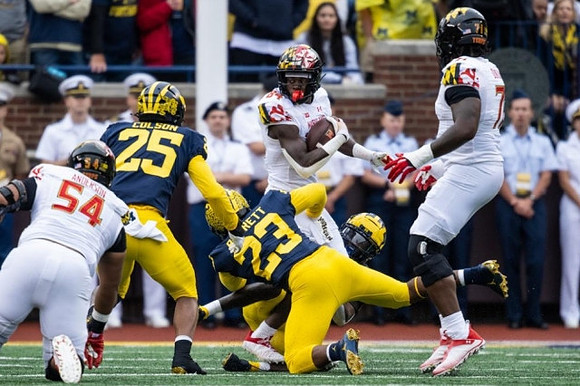Junior Colson (25) and Michael Barrett (23)